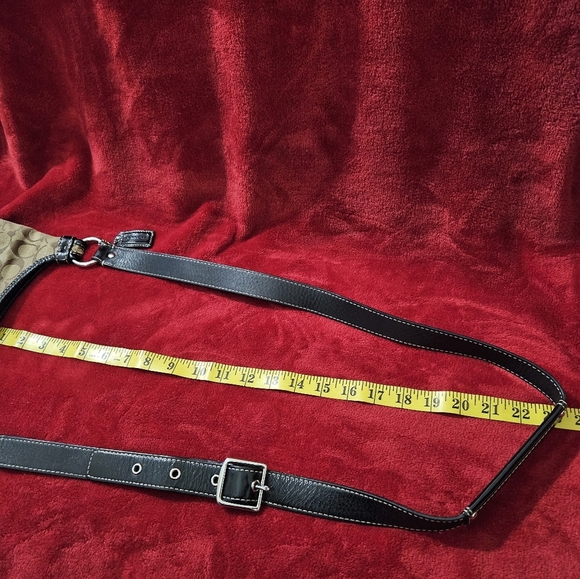 Coach Vintage Chelsea Medium Signature Brown and Tan Canvas Shoulder/Crossbody - Picture 13 of 13